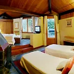 La Sirenuse Lake Suites