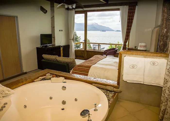 La Sirenuse Lake Suites